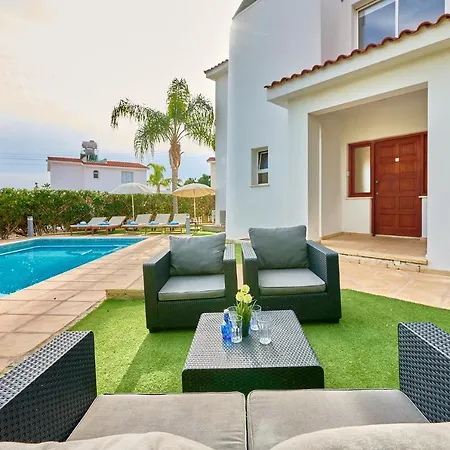 Вилла Haven By Ezoria Корал-Бэй